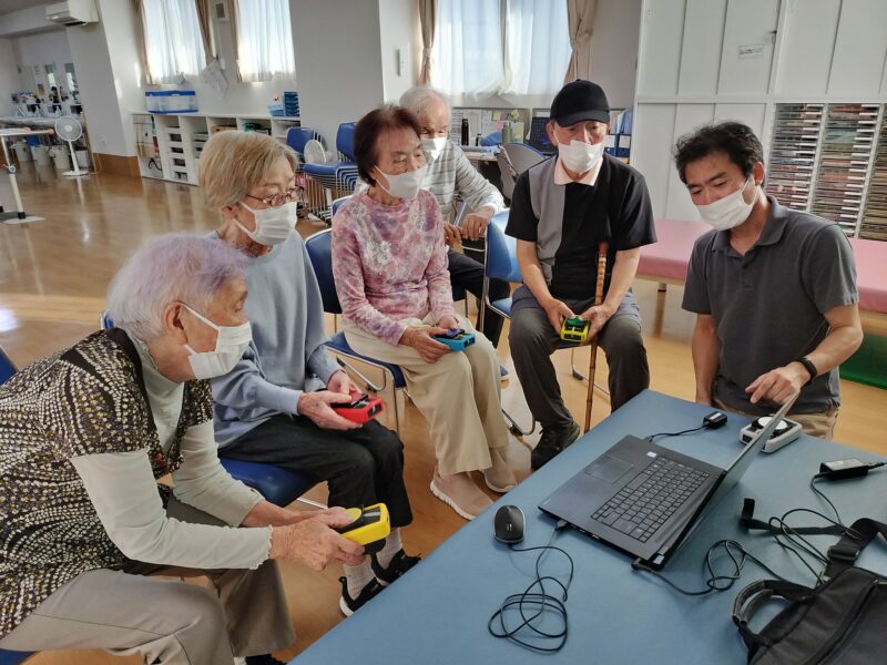 カラータッチシリーズでのウェルネス事業として  の高齢者満足度調査分析報告書