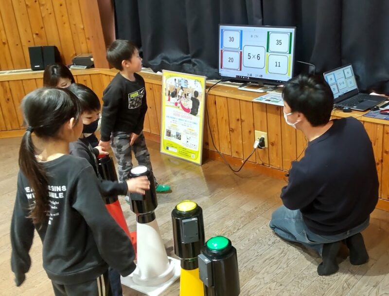 カラータッチシリーズ子供と大人＋高齢者　レクリエーション